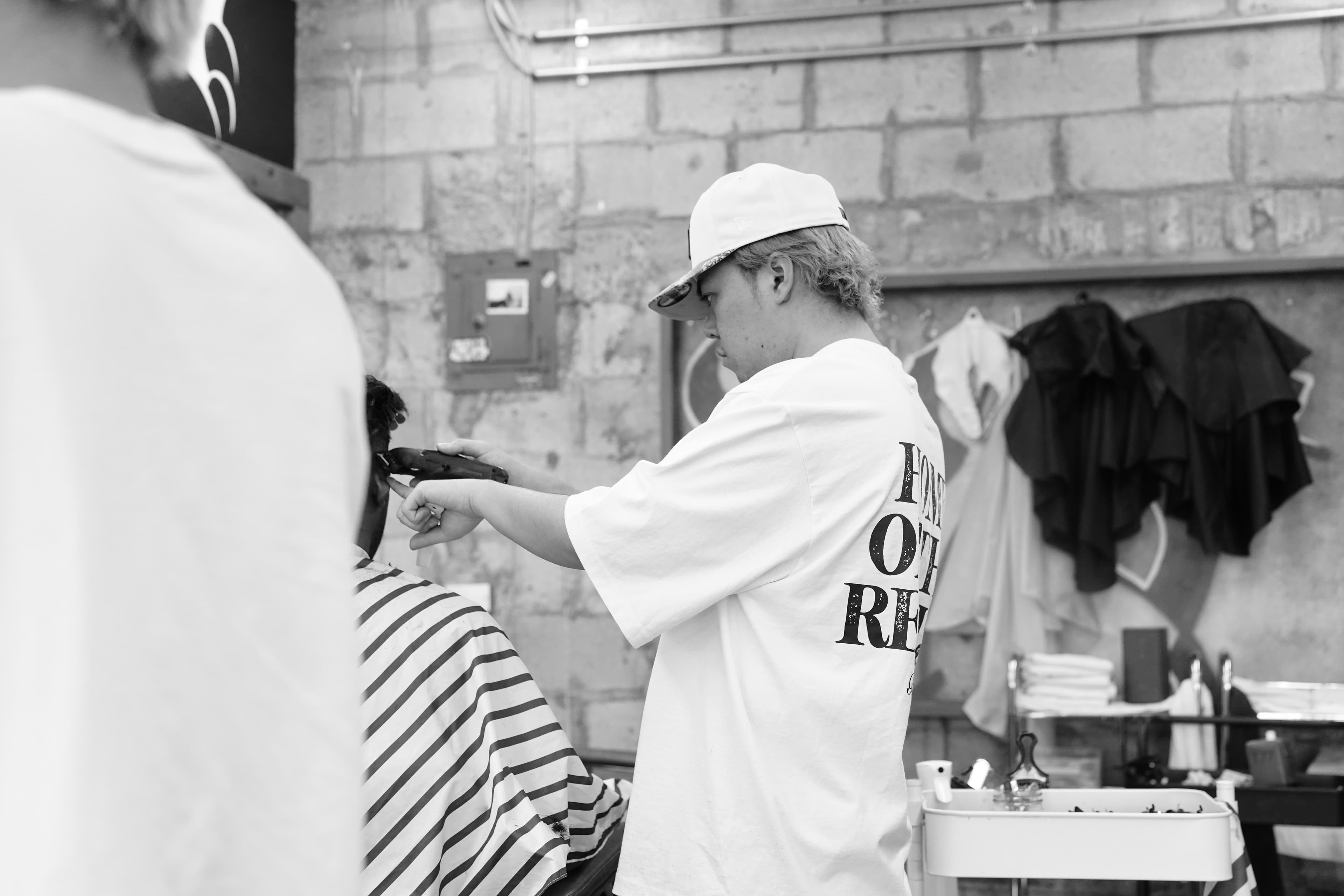 SYUYA - DSC02801 - New Futenma Barber Shop